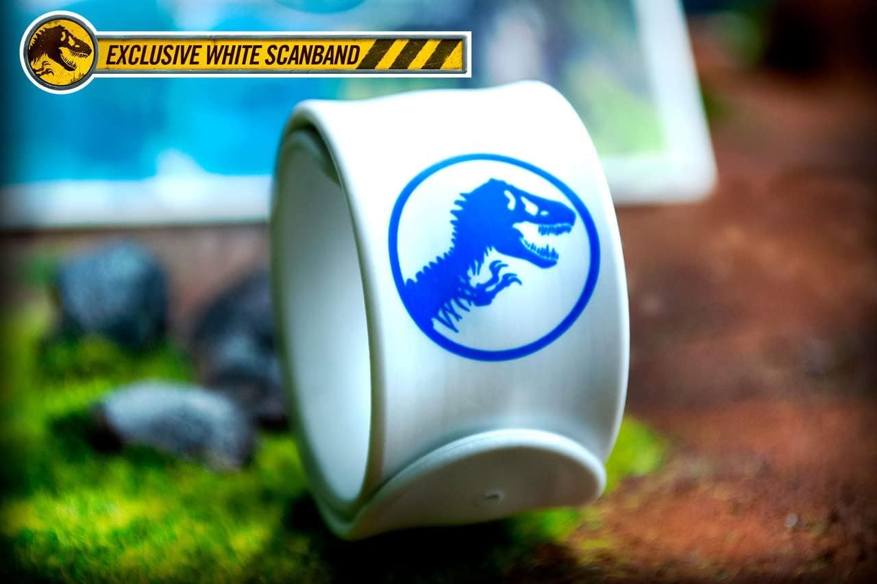 Jurassic World Apex Predator Kit DCJW11 – Doctor Collector Collector’s Tin with 107-Page Guide & Exclusive Accessories